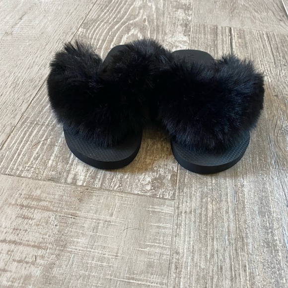 Alexis Faux Fur Sandals - Picture 8 of 8